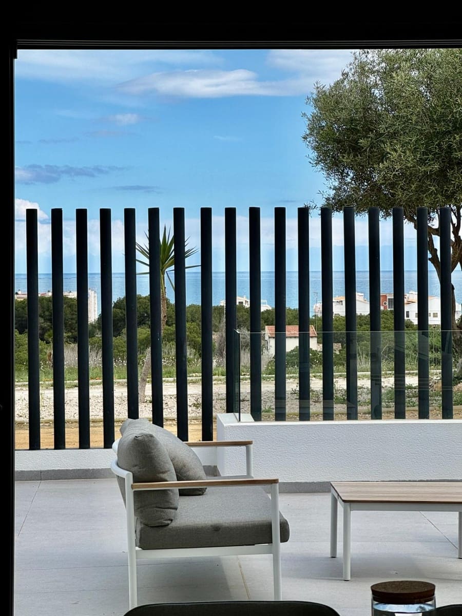 4 soveværelse Villa til salg i Guardamar del Segura med swimmingpool garage - € 569.900 (Ref: 9890326)
