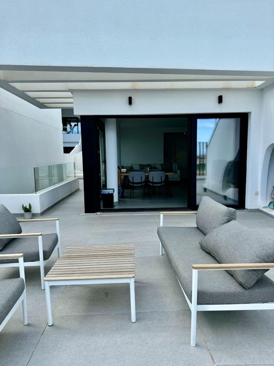 4 soveværelse Villa til salg i Guardamar del Segura med swimmingpool garage - € 569.900 (Ref: 9890326)