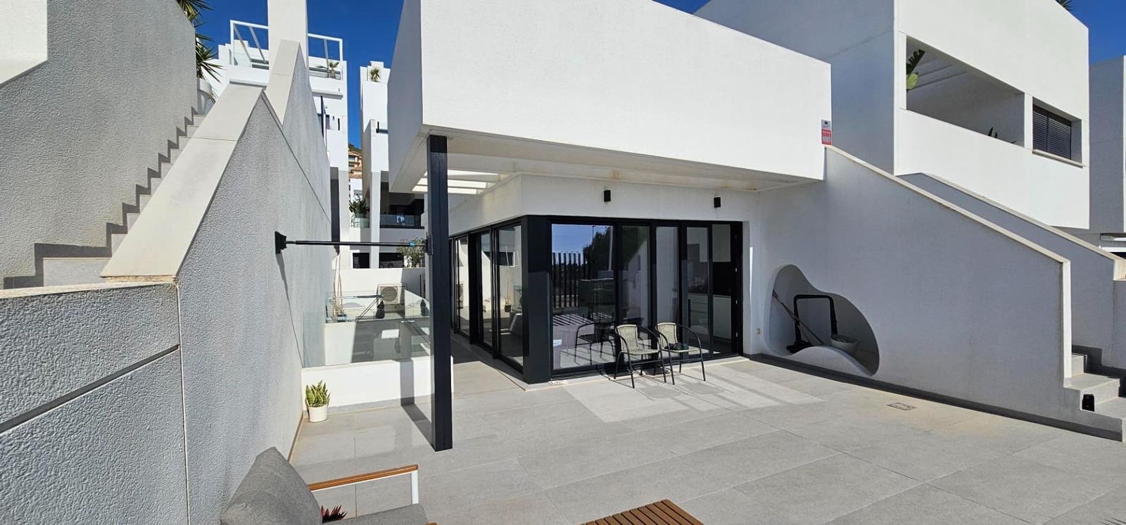 4 soveværelse Villa til salg i Guardamar del Segura med swimmingpool garage - € 569.900 (Ref: 9890326)