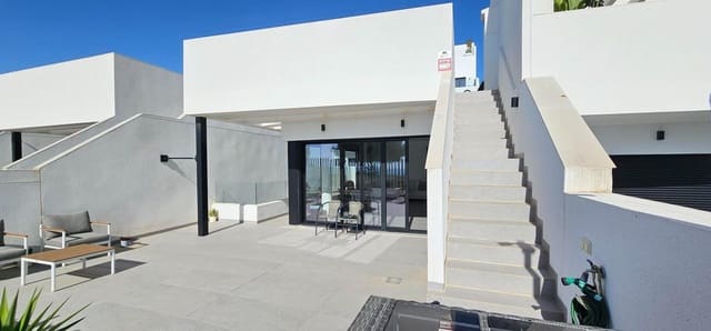 4 soveværelse Villa til salg i Guardamar del Segura med swimmingpool garage - € 569.900 (Ref: 9890326)