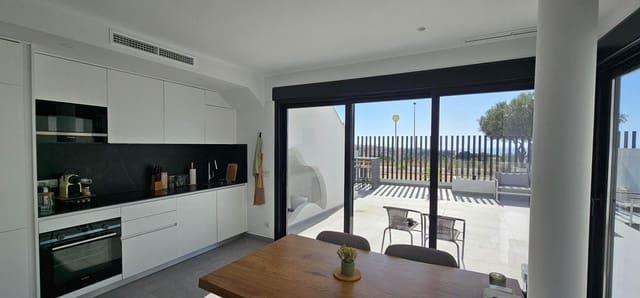 4 soveværelse Villa til salg i Guardamar del Segura med swimmingpool garage - € 569.900 (Ref: 9890326)