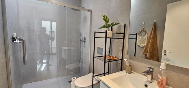 4 soveværelse Villa til salg i Guardamar del Segura med swimmingpool garage - € 569.900 (Ref: 9890326)