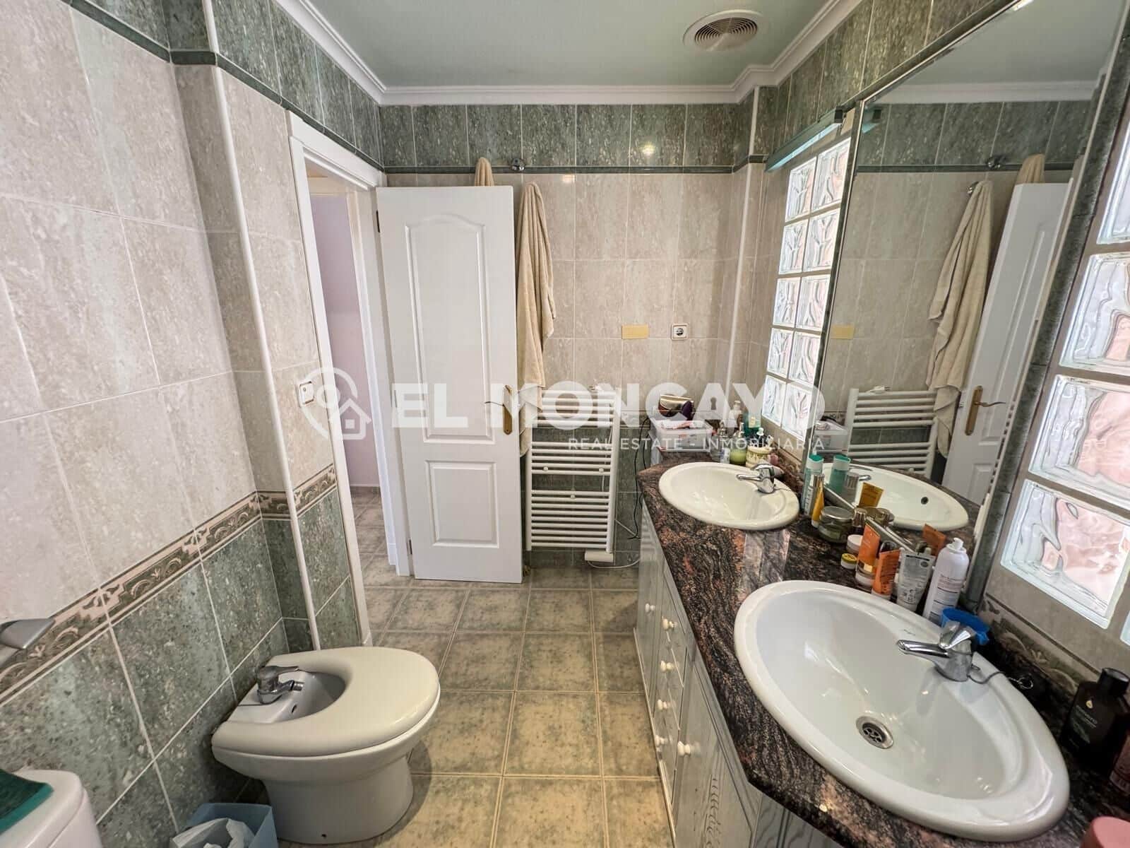 3 slaapkamer Rijtjeshuis te koop in Guardamar del Segura met zwembad garage - € 283.000 (Ref: 9892268)