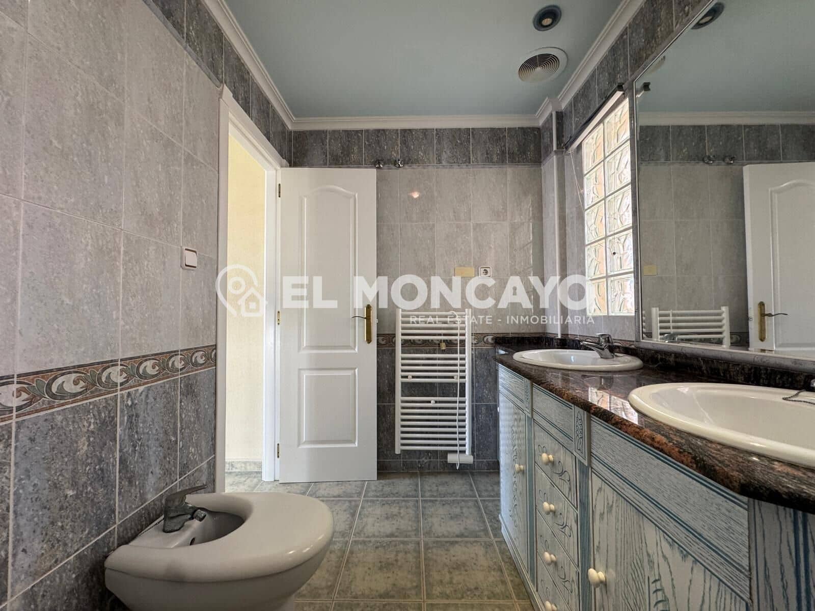 3 slaapkamer Rijtjeshuis te koop in Guardamar del Segura met zwembad garage - € 283.000 (Ref: 9892268)