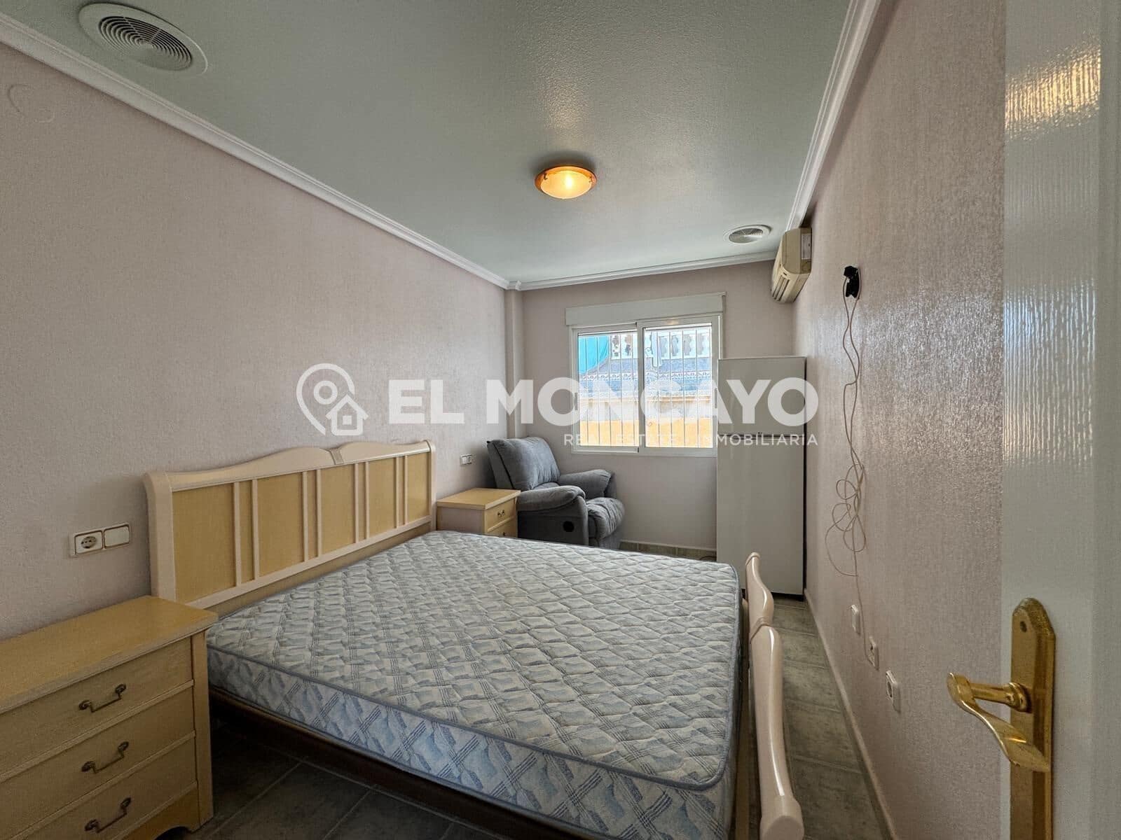 3 slaapkamer Rijtjeshuis te koop in Guardamar del Segura met zwembad garage - € 283.000 (Ref: 9892268)