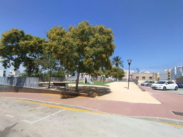 3 bedroom Townhouse for sale in Guardamar del Segura - € 249,999 (Ref: 9899122)