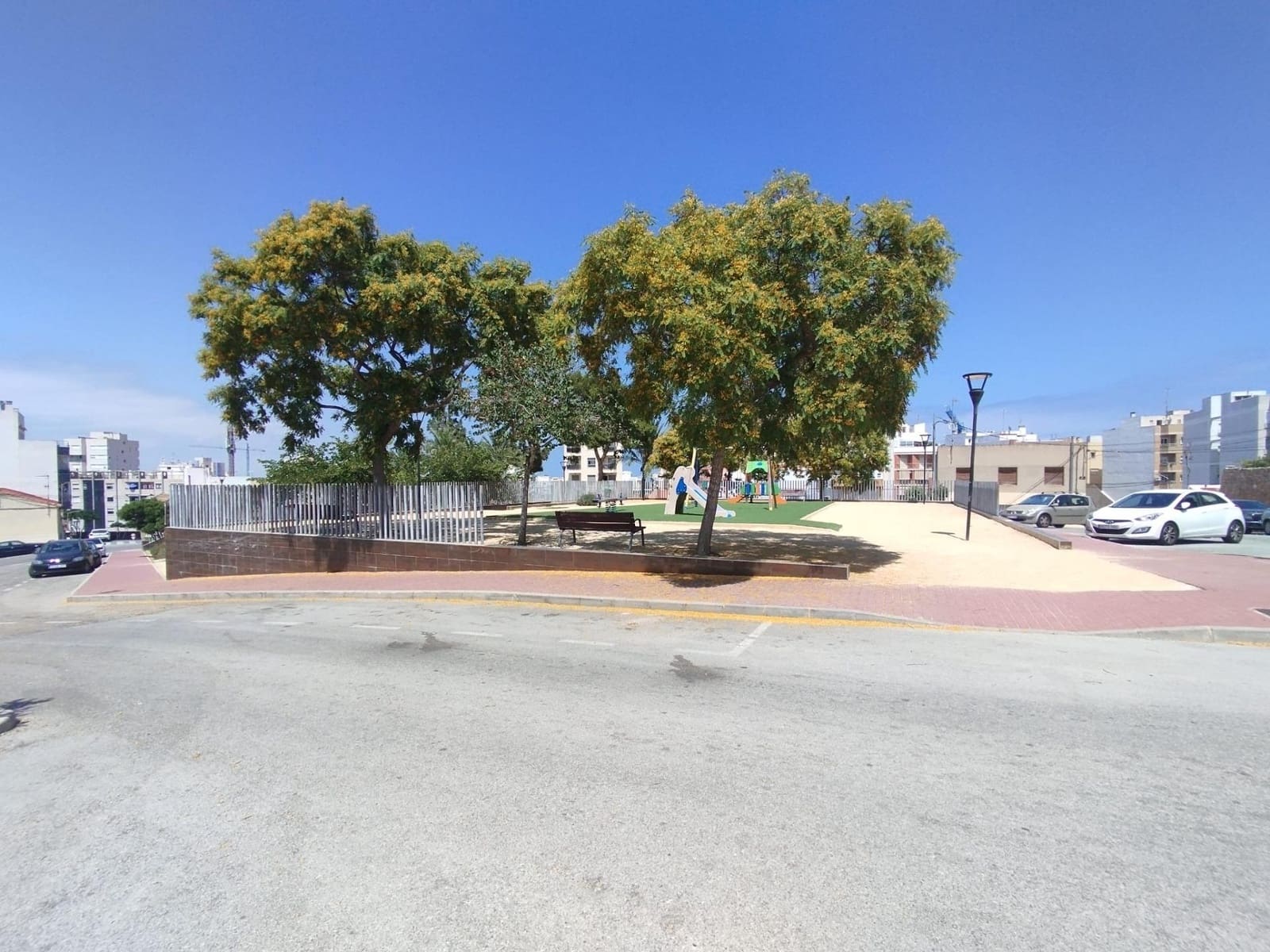 3 bedroom Townhouse for sale in Guardamar del Segura - € 249,999 (Ref: 9899122)