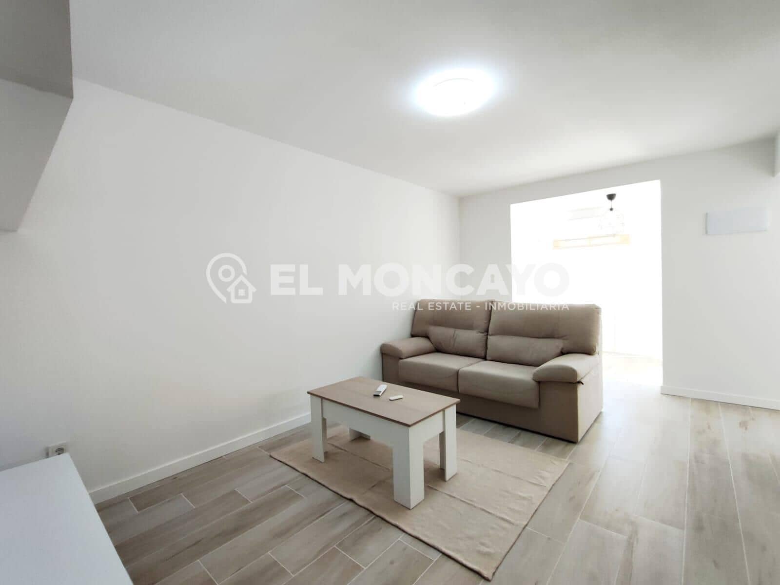 2 soverom Rekkehus til salgs i Torrevieja med svømmebasseng - € 239 900 (Ref: 9907496)