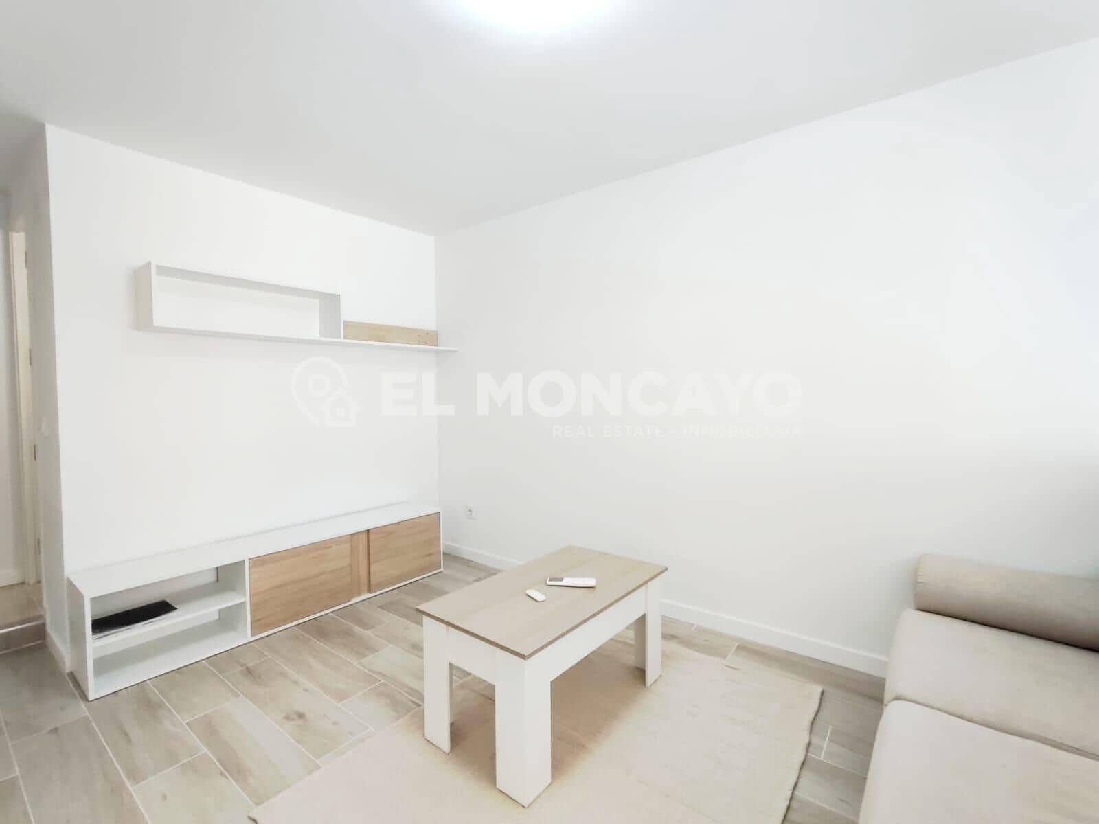 2 soverom Rekkehus til salgs i Torrevieja med svømmebasseng - € 239 900 (Ref: 9907496)