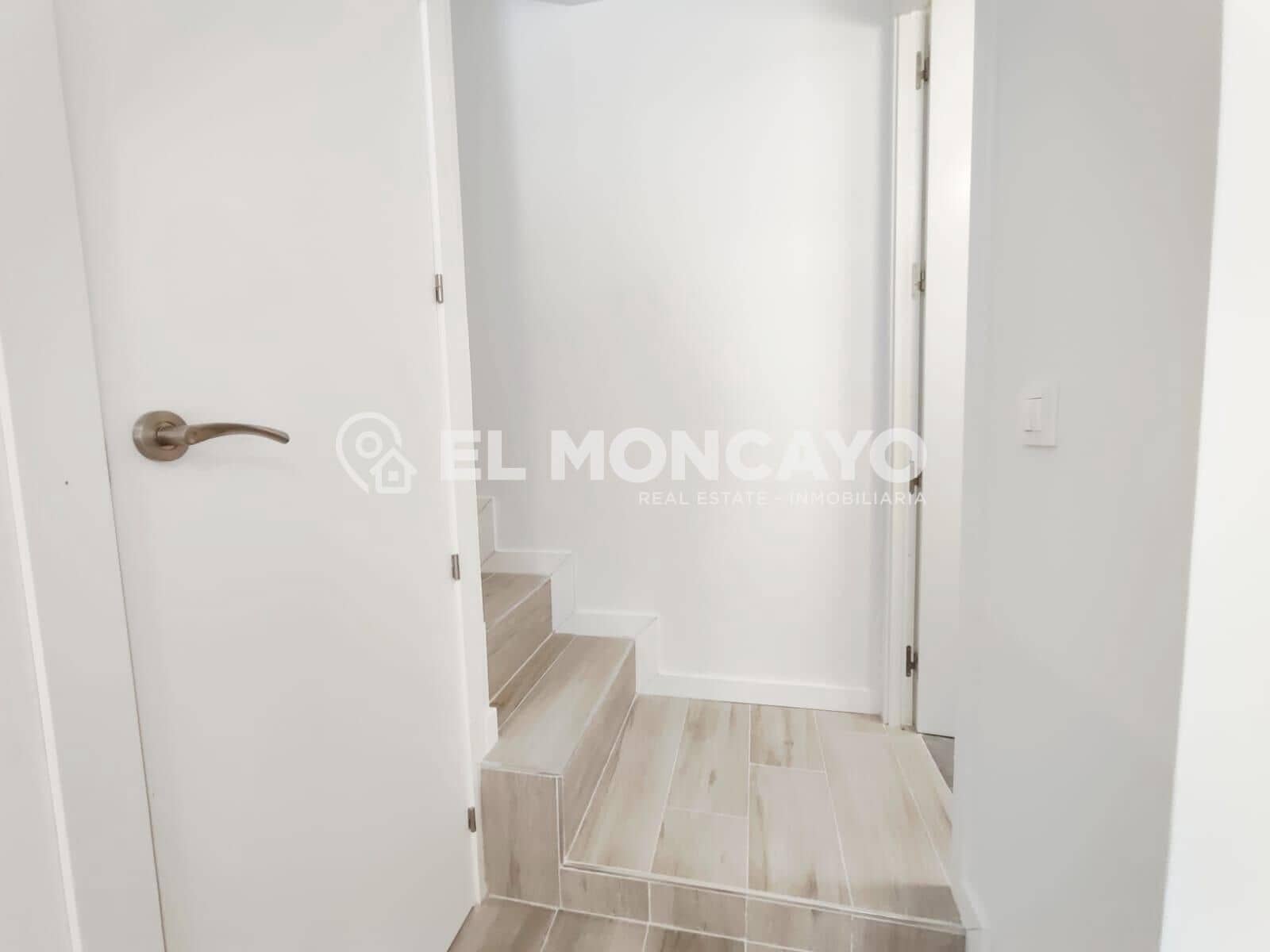 2 soverom Rekkehus til salgs i Torrevieja med svømmebasseng - € 239 900 (Ref: 9907496)