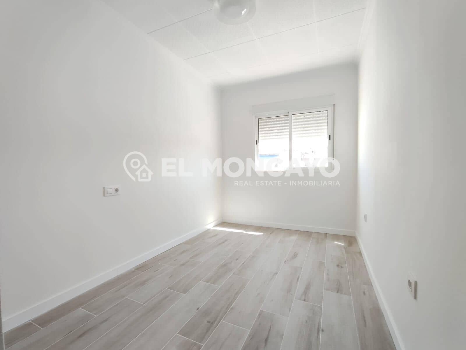 2 soverom Rekkehus til salgs i Torrevieja med svømmebasseng - € 239 900 (Ref: 9907496)