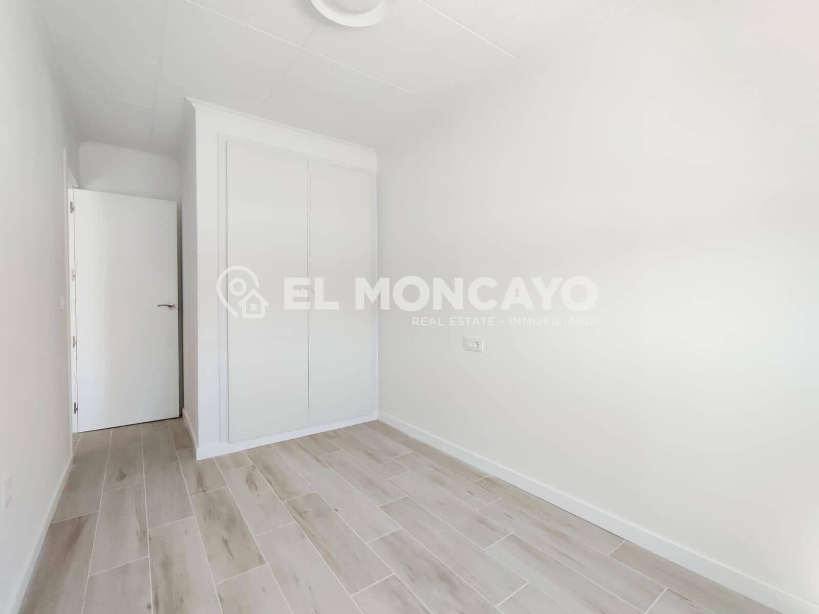 2 soverom Rekkehus til salgs i Torrevieja med svømmebasseng - € 239 900 (Ref: 9907496)