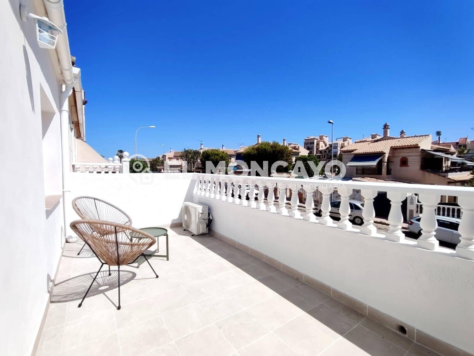 2 soverom Rekkehus til salgs i Torrevieja med svømmebasseng - € 239 900 (Ref: 9907496)