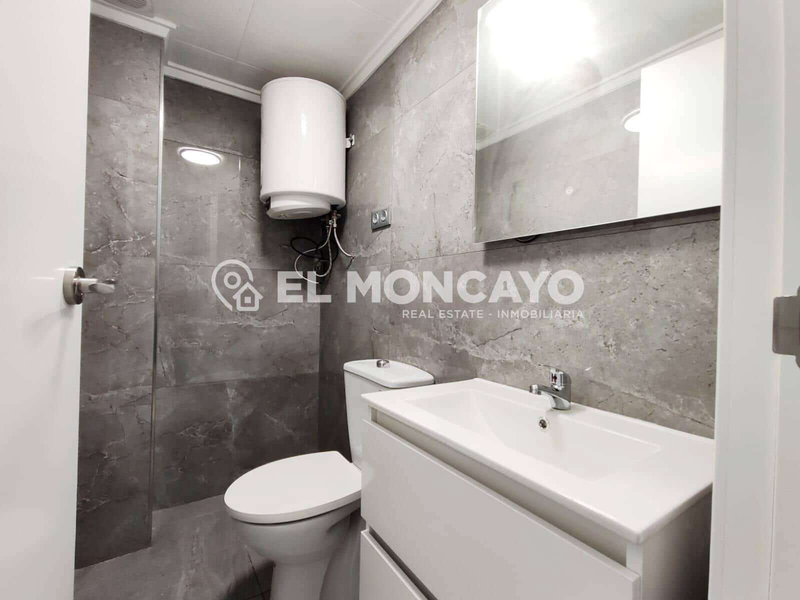 2 soverom Rekkehus til salgs i Torrevieja med svømmebasseng - € 239 900 (Ref: 9907496)
