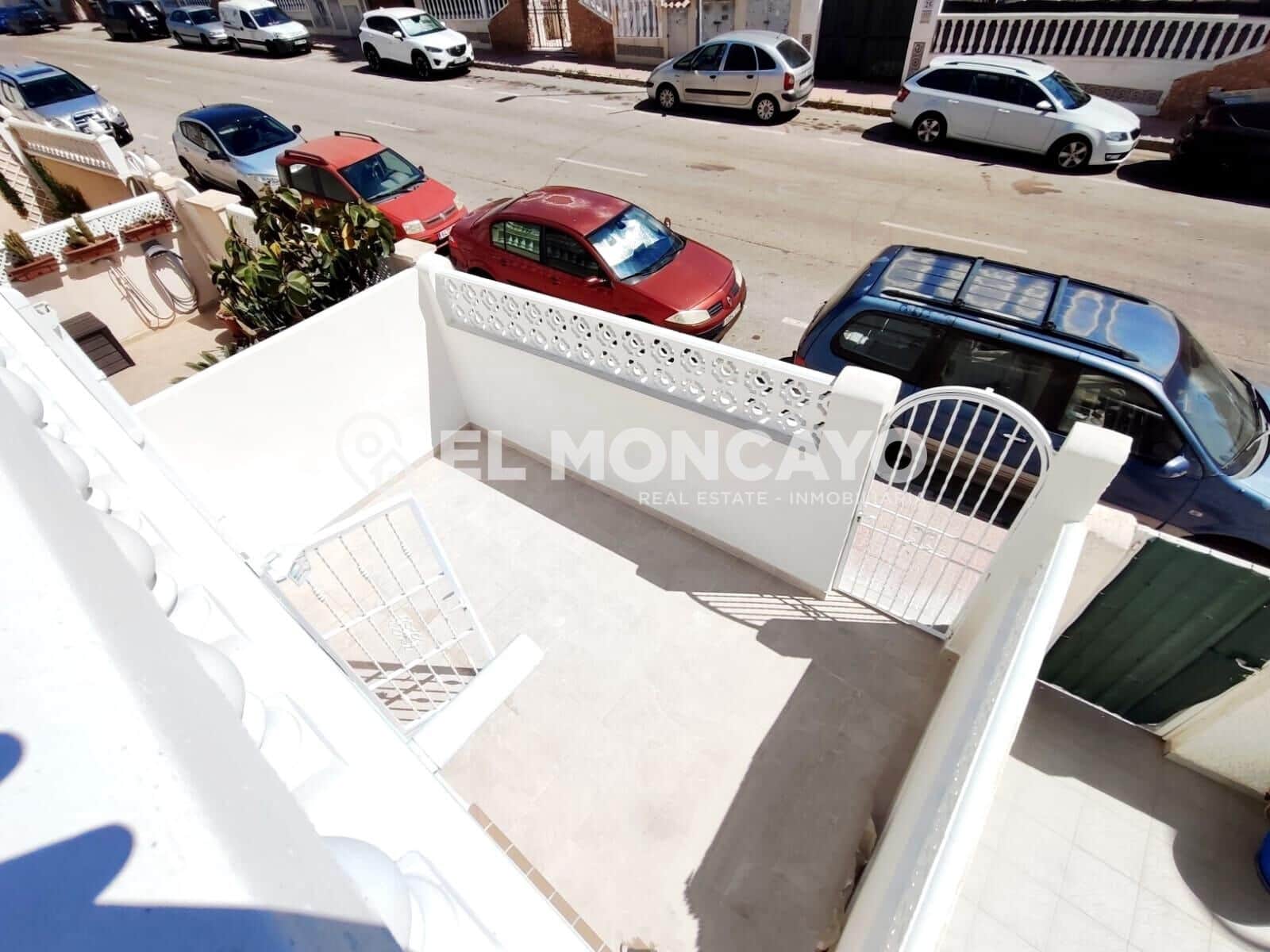 2 soverom Rekkehus til salgs i Torrevieja med svømmebasseng - € 239 900 (Ref: 9907496)