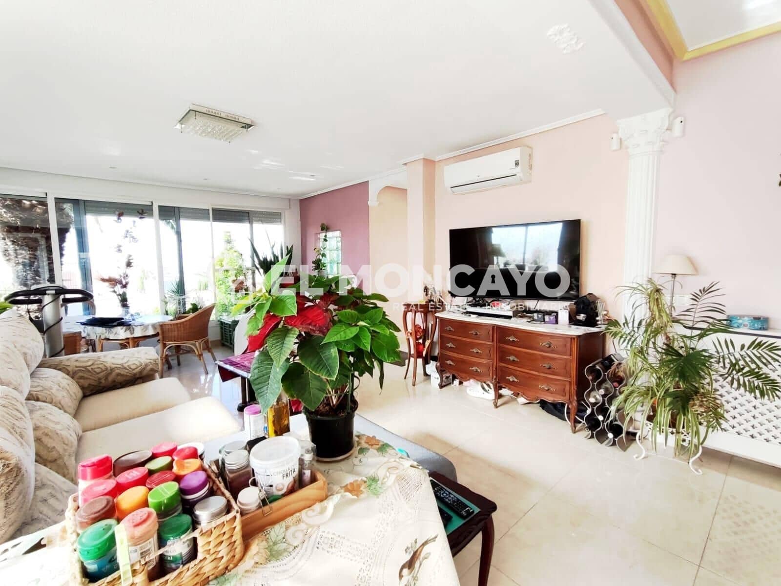 4 bedroom Villa for sale in Rojales with pool - € 550,000 (Ref: 9907497)