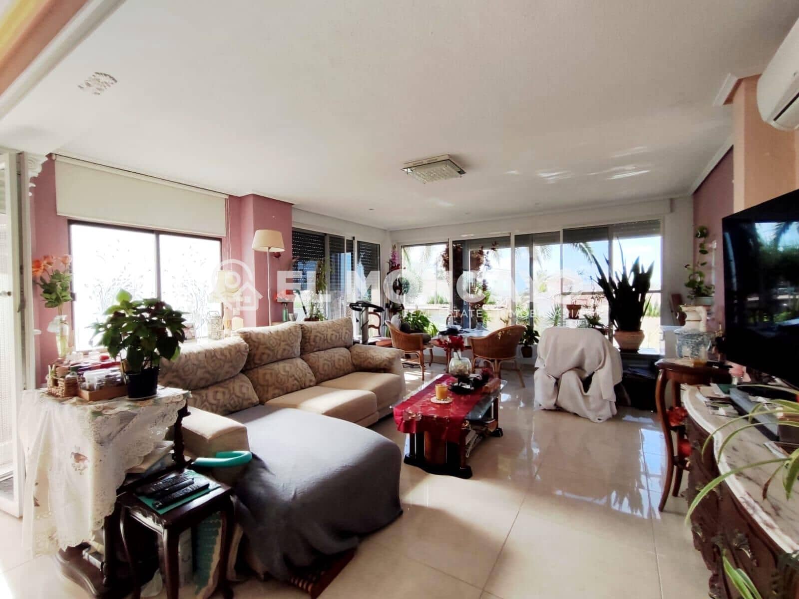 4 bedroom Villa for sale in Rojales with pool - € 550,000 (Ref: 9907497)