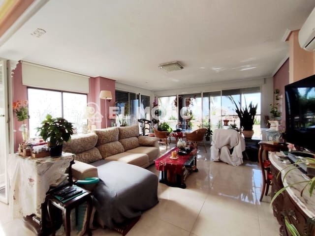 4 bedroom Villa for sale in Rojales with pool - € 550,000 (Ref: 9907497)