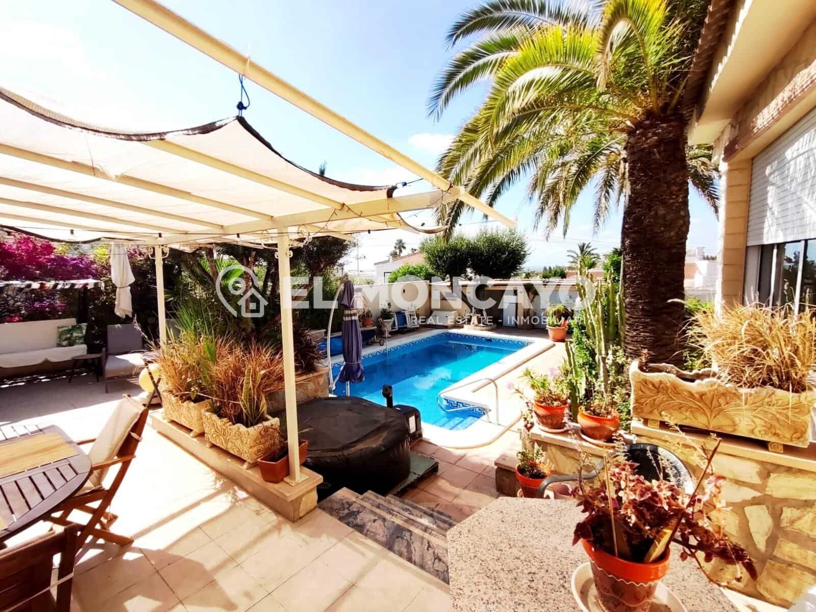 4 bedroom Villa for sale in Rojales with pool - € 550,000 (Ref: 9907497)