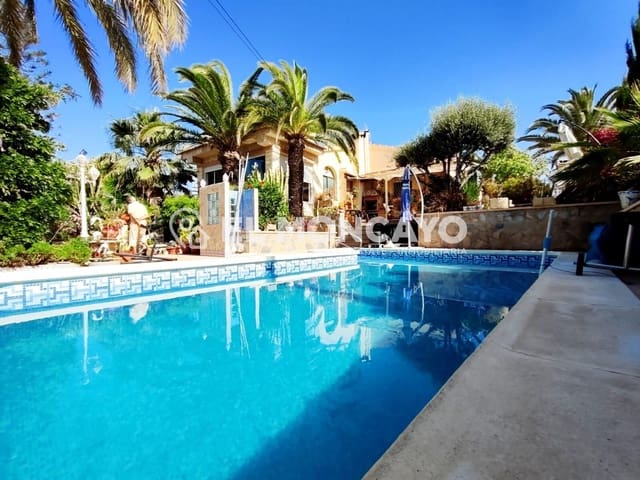 4 bedroom Villa for sale in Rojales with pool - € 550,000 (Ref: 9907497)