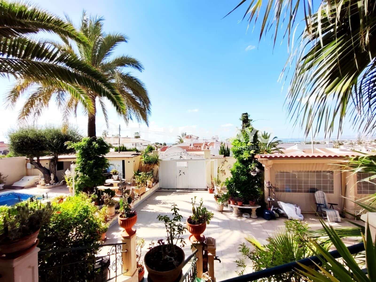 4 bedroom Villa for sale in Rojales with pool - € 550,000 (Ref: 9907497)