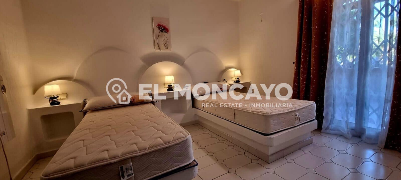 2 soveværelse Lejlighed til salg i Torrevieja med swimmingpool - € 258.000 (Ref: 9910982)