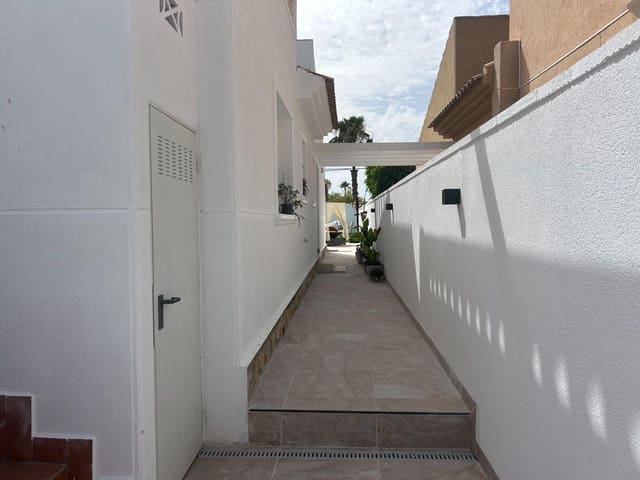 3 Zimmer Villa zu verkaufen in Los Balcones - Los Altos, Torrevieja mit Pool Garage - 780.000 € (Ref: 9915751)