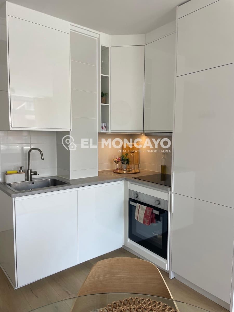 2 bedroom Apartment for sale in Torrevieja with pool - € 219,000 (Ref: 9922249)