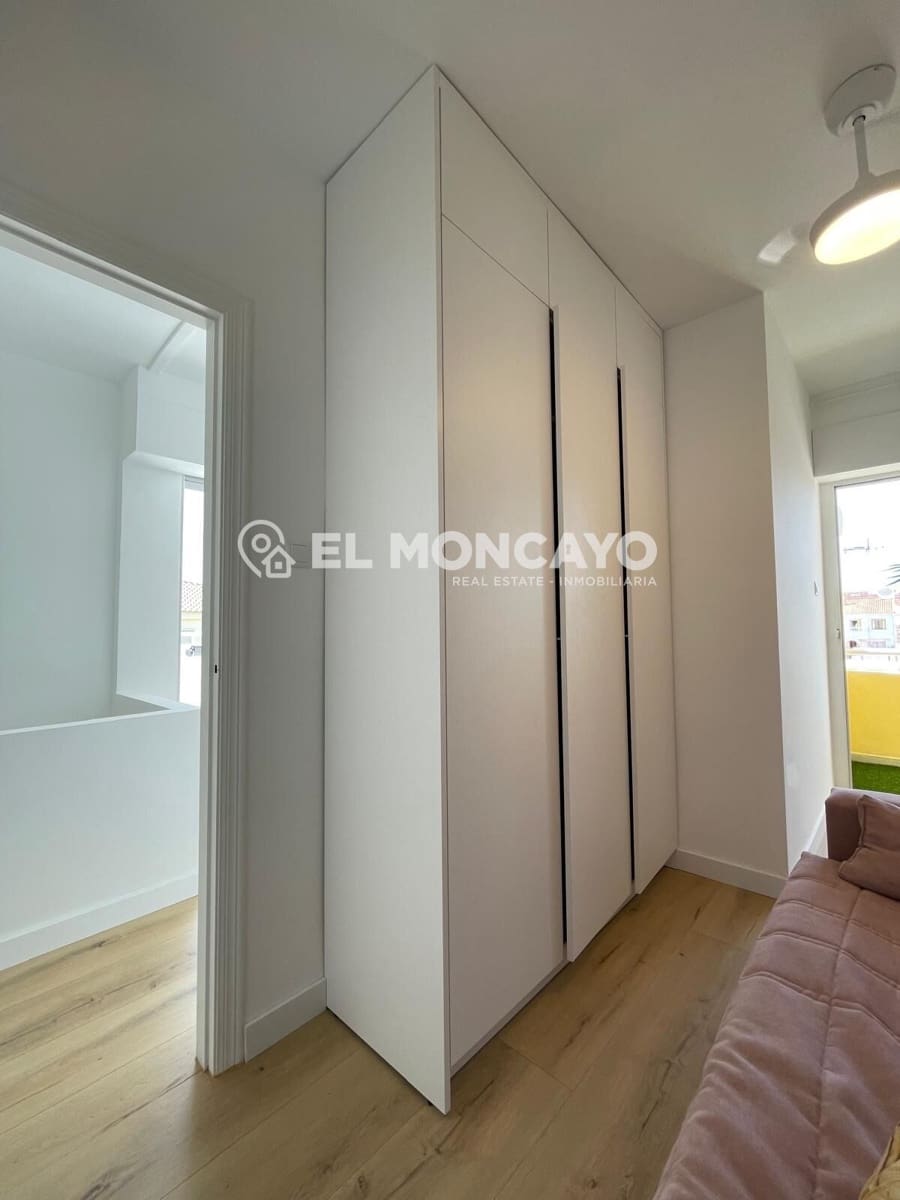 2 bedroom Apartment for sale in Torrevieja with pool - € 219,000 (Ref: 9922249)