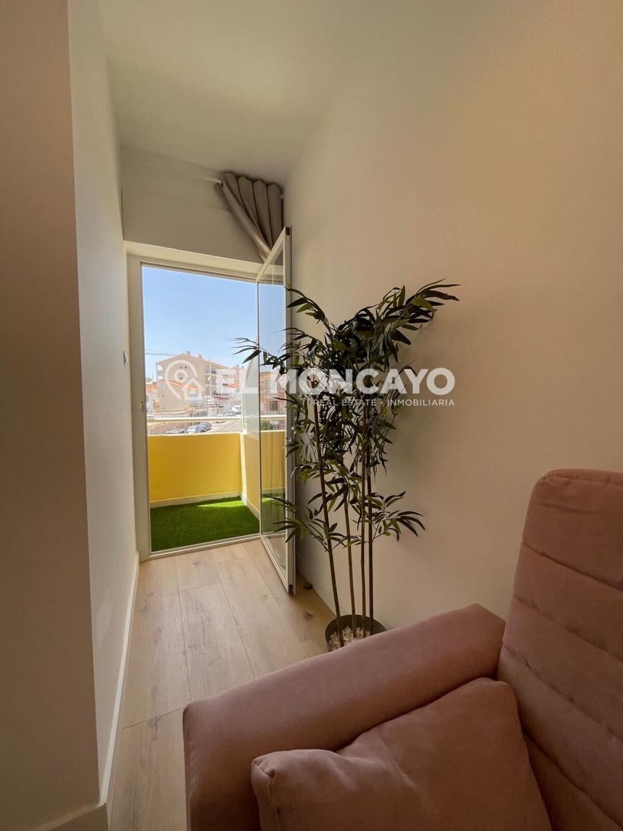 2 bedroom Apartment for sale in Torrevieja with pool - € 219,000 (Ref: 9922249)