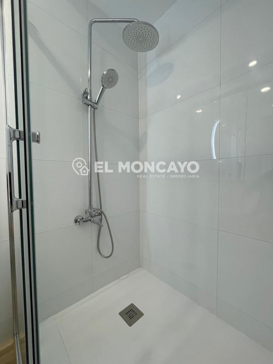 2 bedroom Apartment for sale in Torrevieja with pool - € 219,000 (Ref: 9922249)