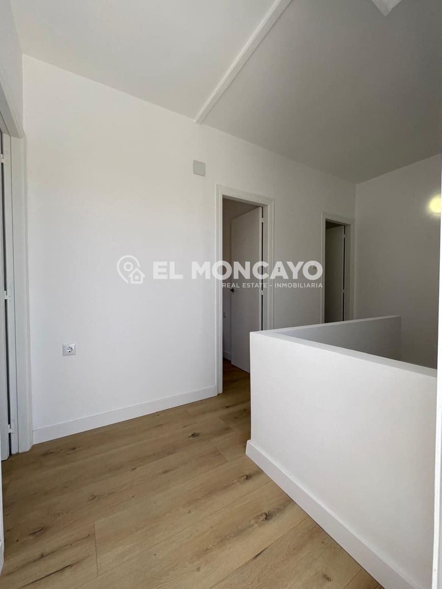 2 bedroom Apartment for sale in Torrevieja with pool - € 219,000 (Ref: 9922249)