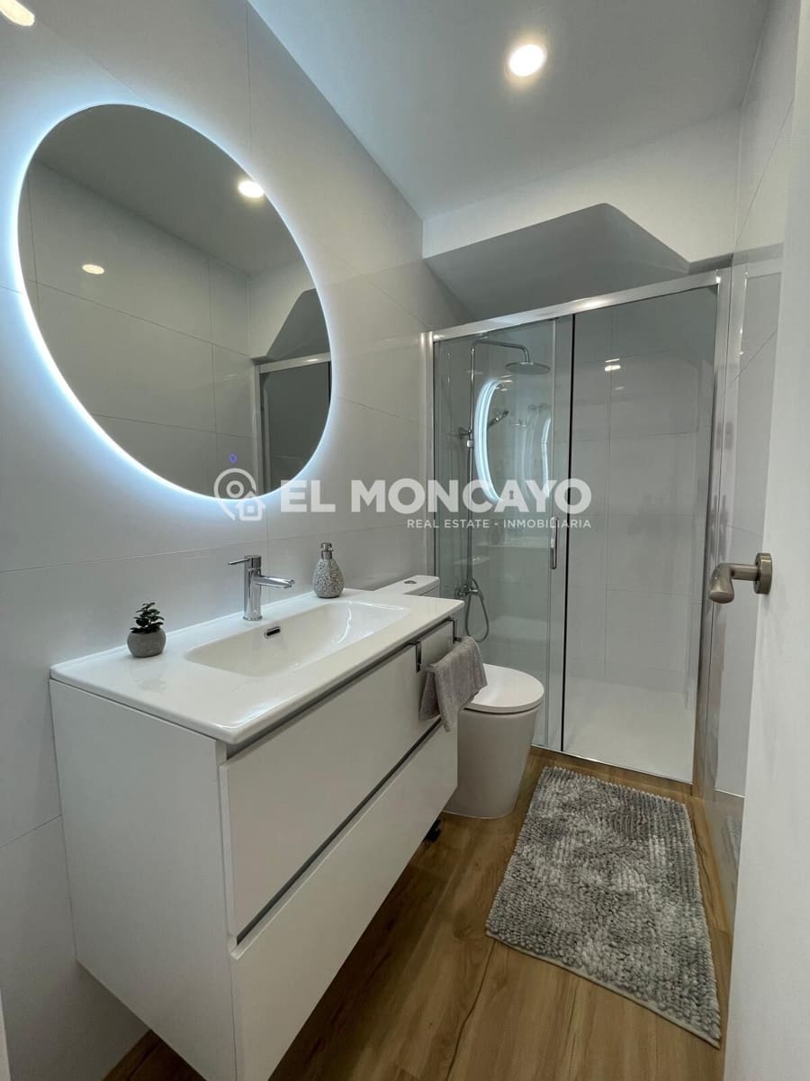 2 bedroom Apartment for sale in Torrevieja with pool - € 219,000 (Ref: 9922249)