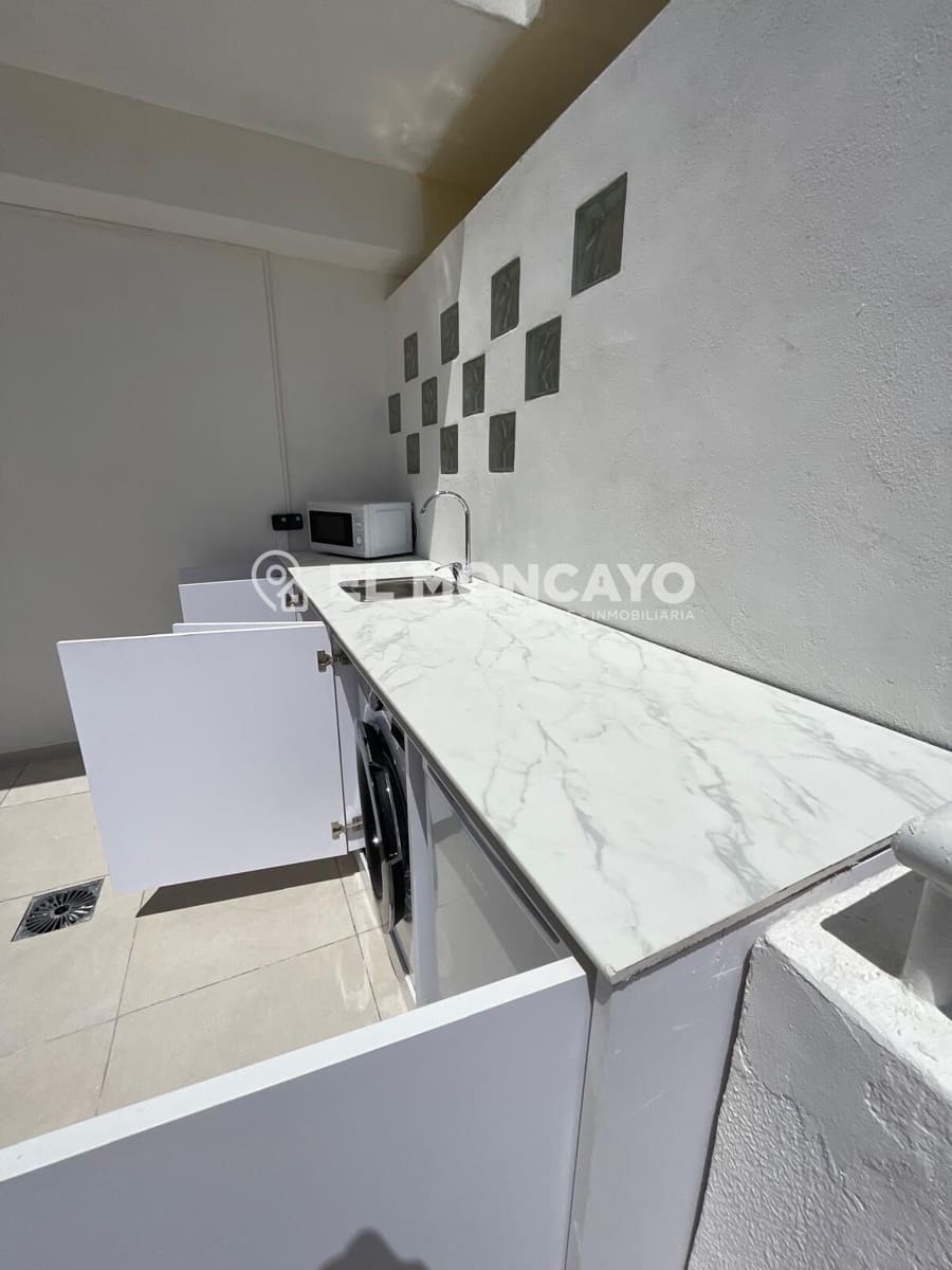 2 bedroom Apartment for sale in Torrevieja with pool - € 219,000 (Ref: 9922249)