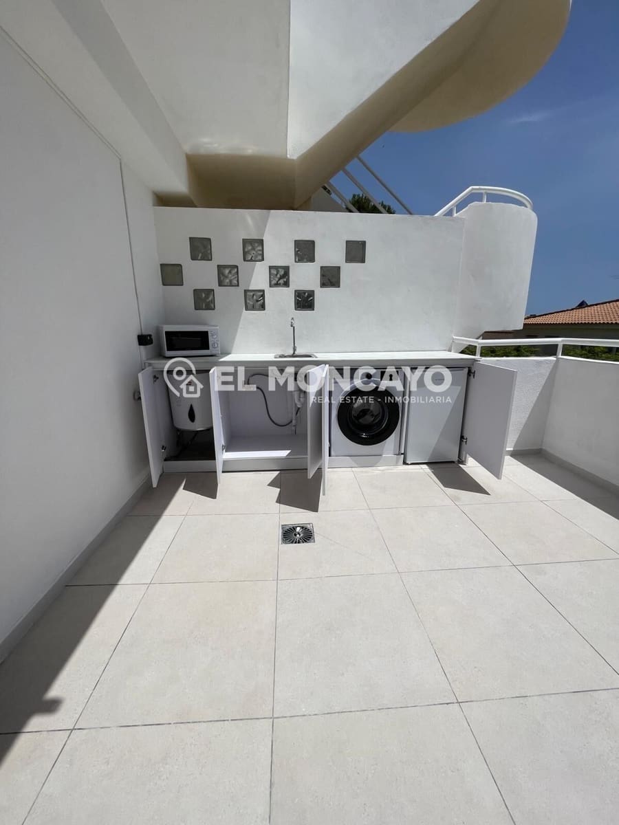 2 bedroom Apartment for sale in Torrevieja with pool - € 219,000 (Ref: 9922249)