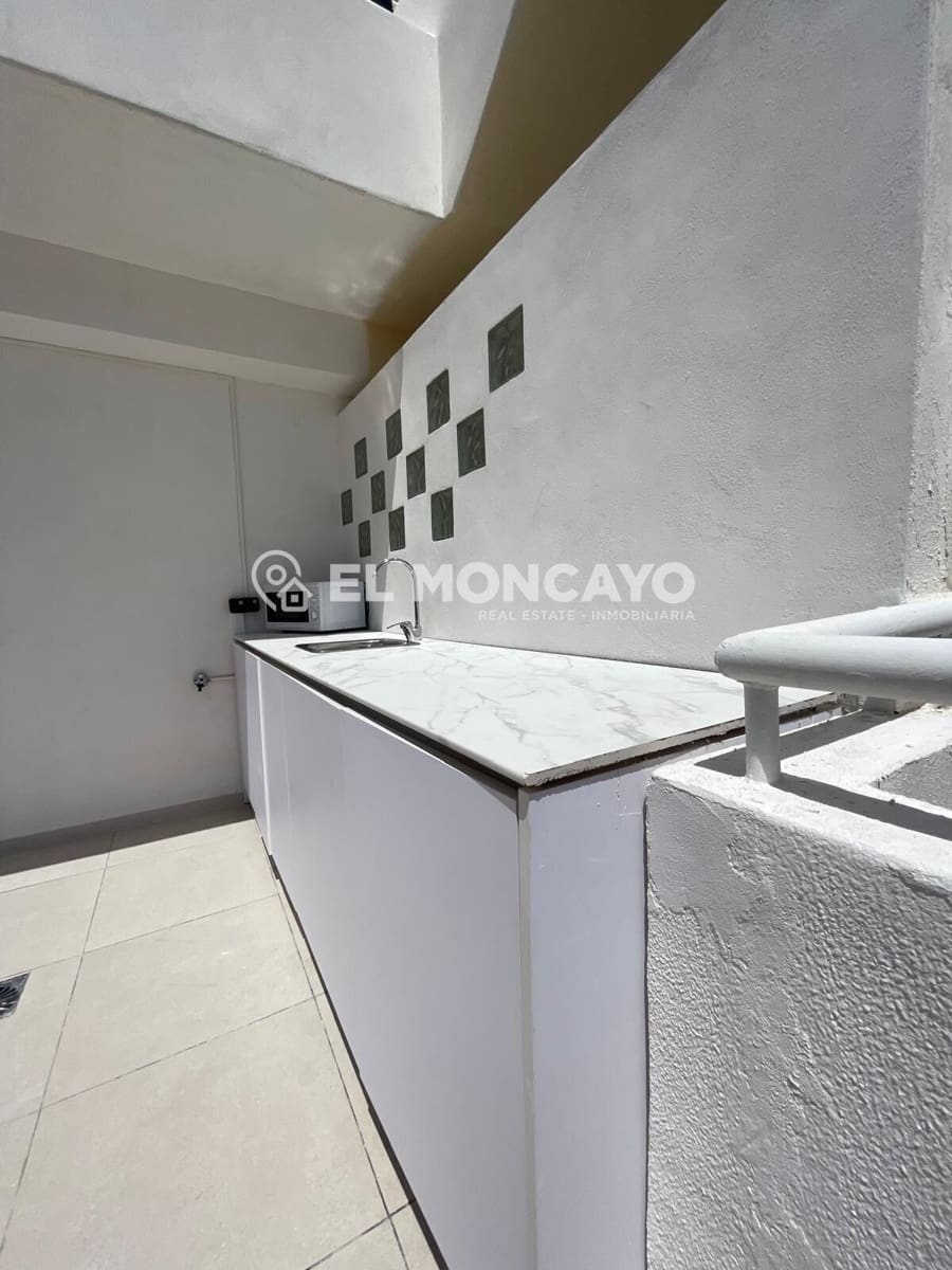 2 bedroom Apartment for sale in Torrevieja with pool - € 219,000 (Ref: 9922249)
