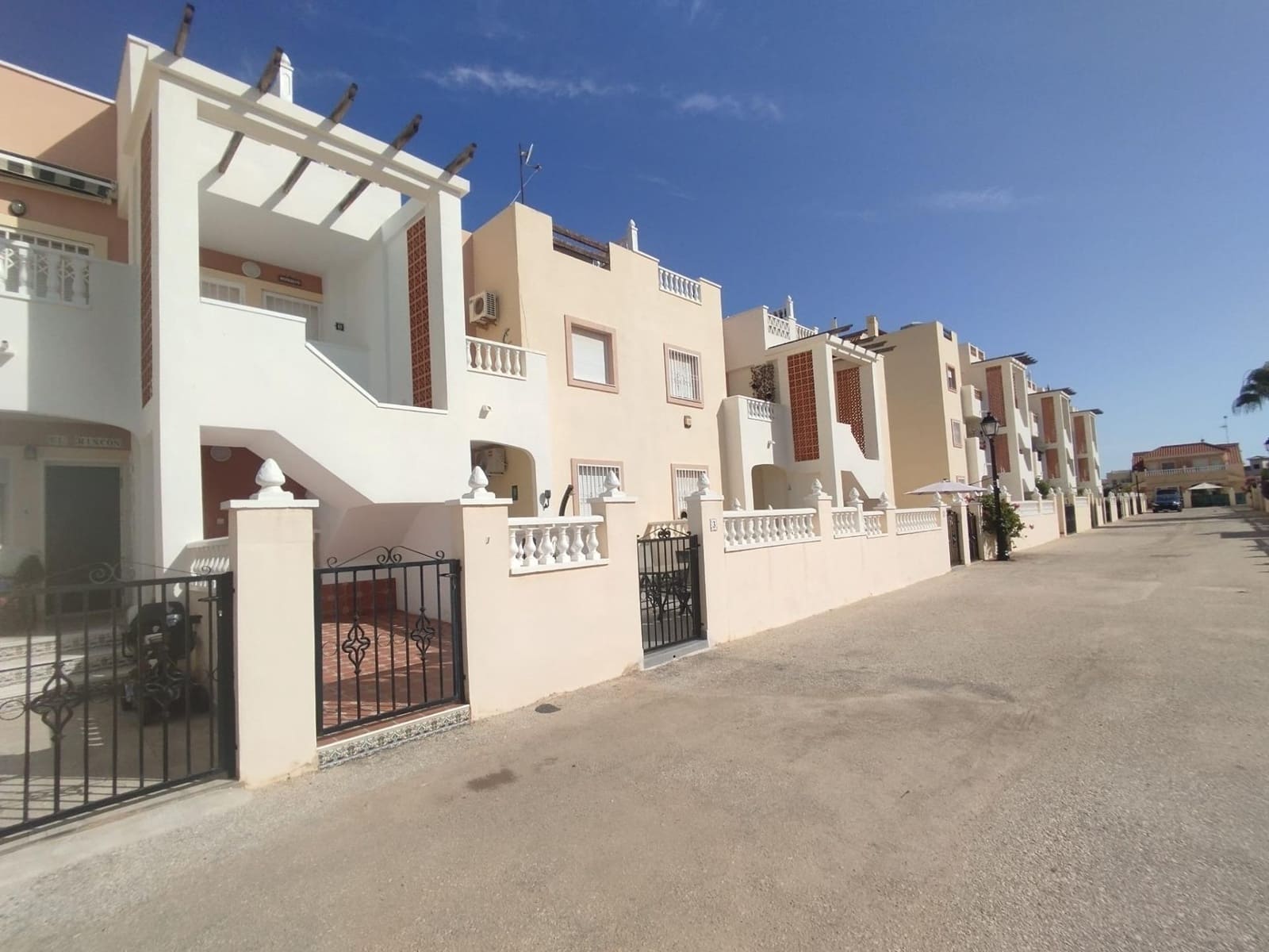 2 makuuhuone Huoneisto myytävänä paikassa La Zenia mukana uima-altaan - 169 000 € (Ref: 9938134)
