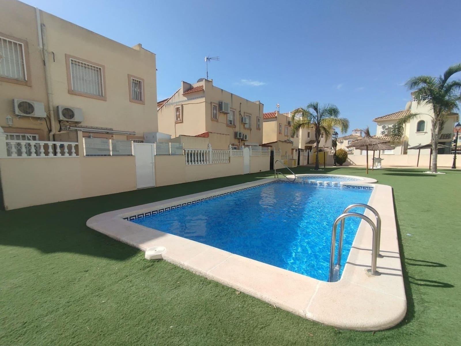 2 bedroom Apartment for sale in La Zenia with pool - € 169,000 (Ref: 9938134)