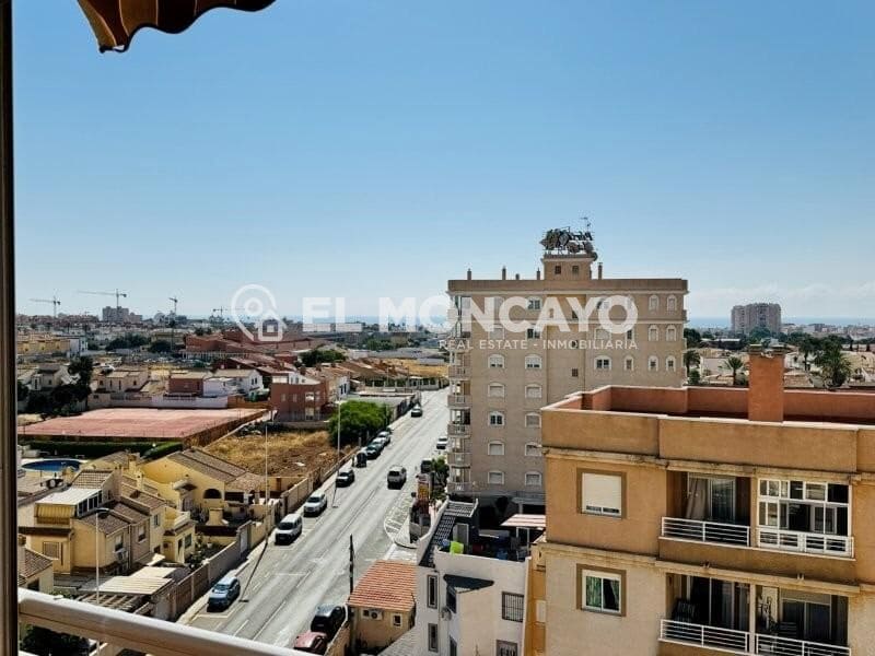 2 soveværelse Lejlighed til salg i Torrevieja med swimmingpool garage - € 175.000 (Ref: 9939910)