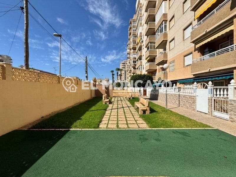 2 soveværelse Lejlighed til salg i Torrevieja med swimmingpool garage - € 175.000 (Ref: 9939910)