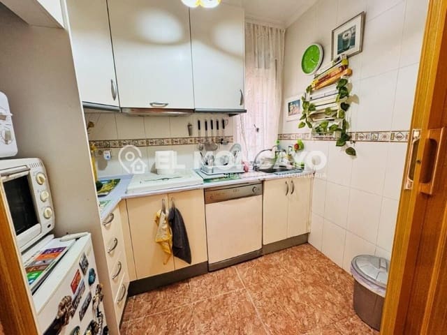 2 sovrum Lägenhet till salu i Torrevieja - 155 000 € (Ref: 9943635)