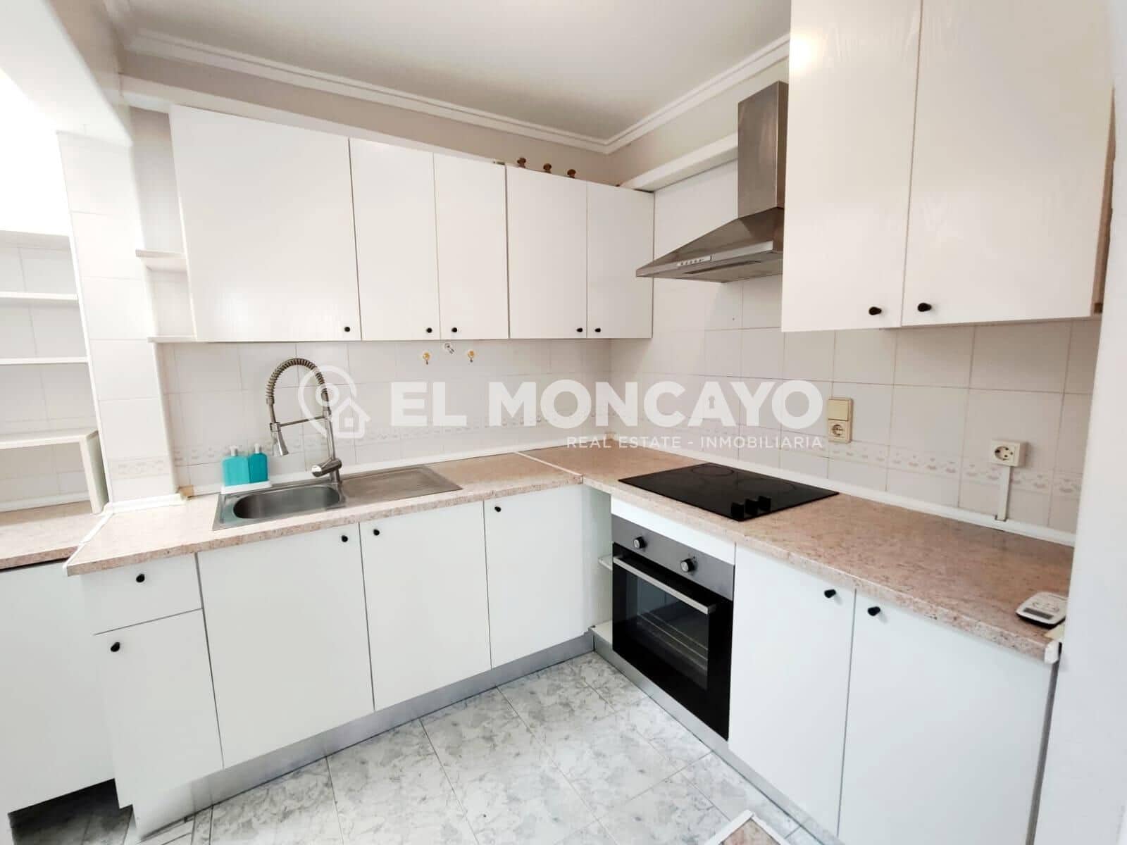 2 makuuhuone Bungalow myytävänä paikassa Playa Flamenca mukana uima-altaan 
autotalli - 161 000 € (Ref: 9945648)