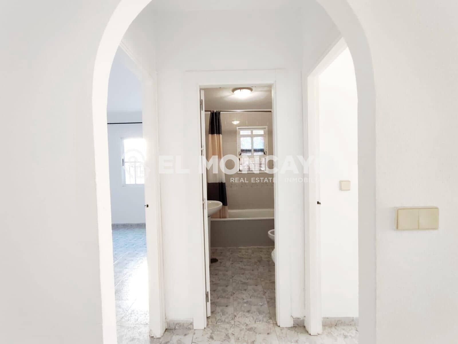 2 makuuhuone Bungalow myytävänä paikassa Playa Flamenca mukana uima-altaan 
autotalli - 161 000 € (Ref: 9945648)