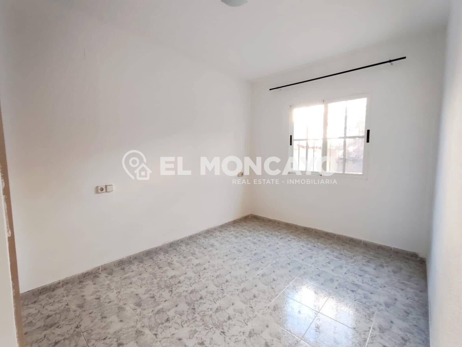 2 makuuhuone Bungalow myytävänä paikassa Playa Flamenca mukana uima-altaan 
autotalli - 161 000 € (Ref: 9945648)