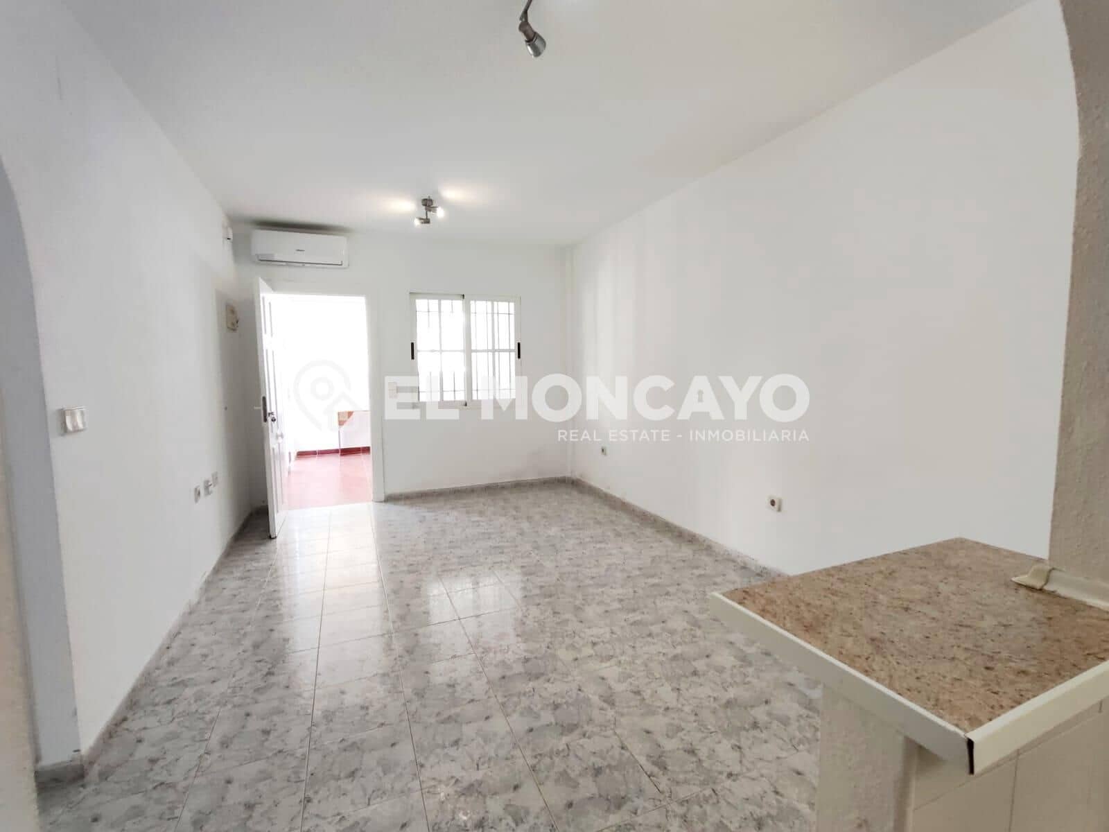 2 makuuhuone Bungalow myytävänä paikassa Playa Flamenca mukana uima-altaan 
autotalli - 161 000 € (Ref: 9945648)