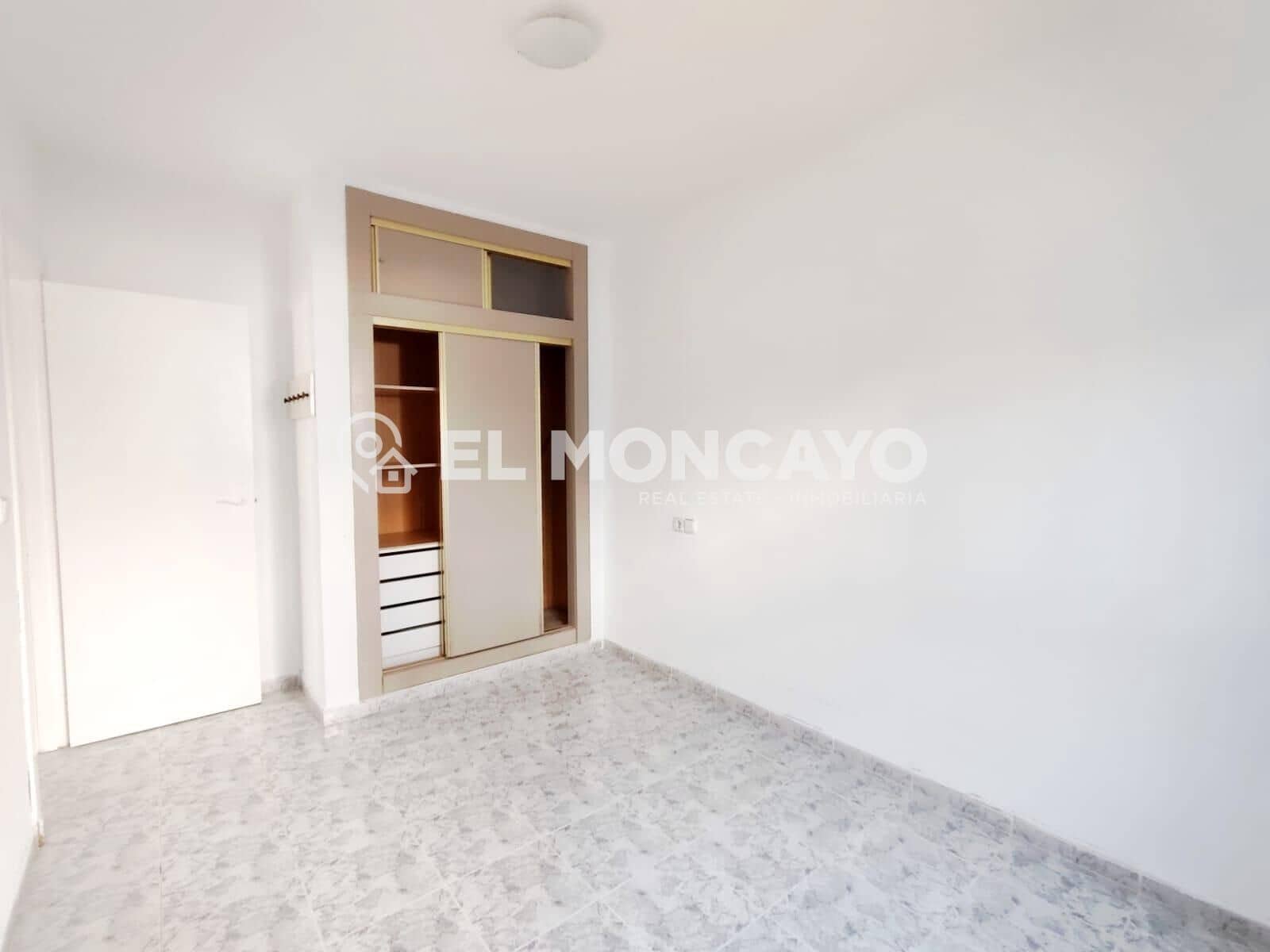 2 makuuhuone Bungalow myytävänä paikassa Playa Flamenca mukana uima-altaan 
autotalli - 161 000 € (Ref: 9945648)