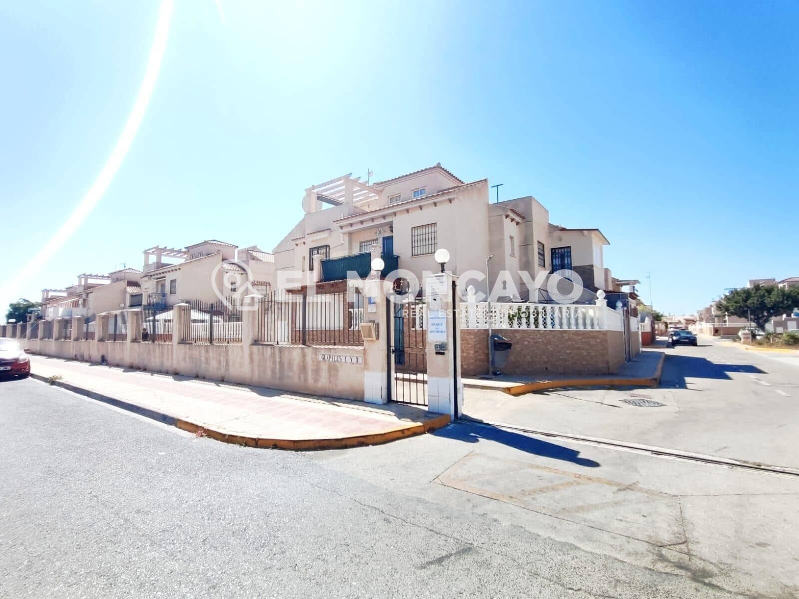 2 makuuhuone Bungalow myytävänä paikassa Playa Flamenca mukana uima-altaan 
autotalli - 161 000 € (Ref: 9945648)