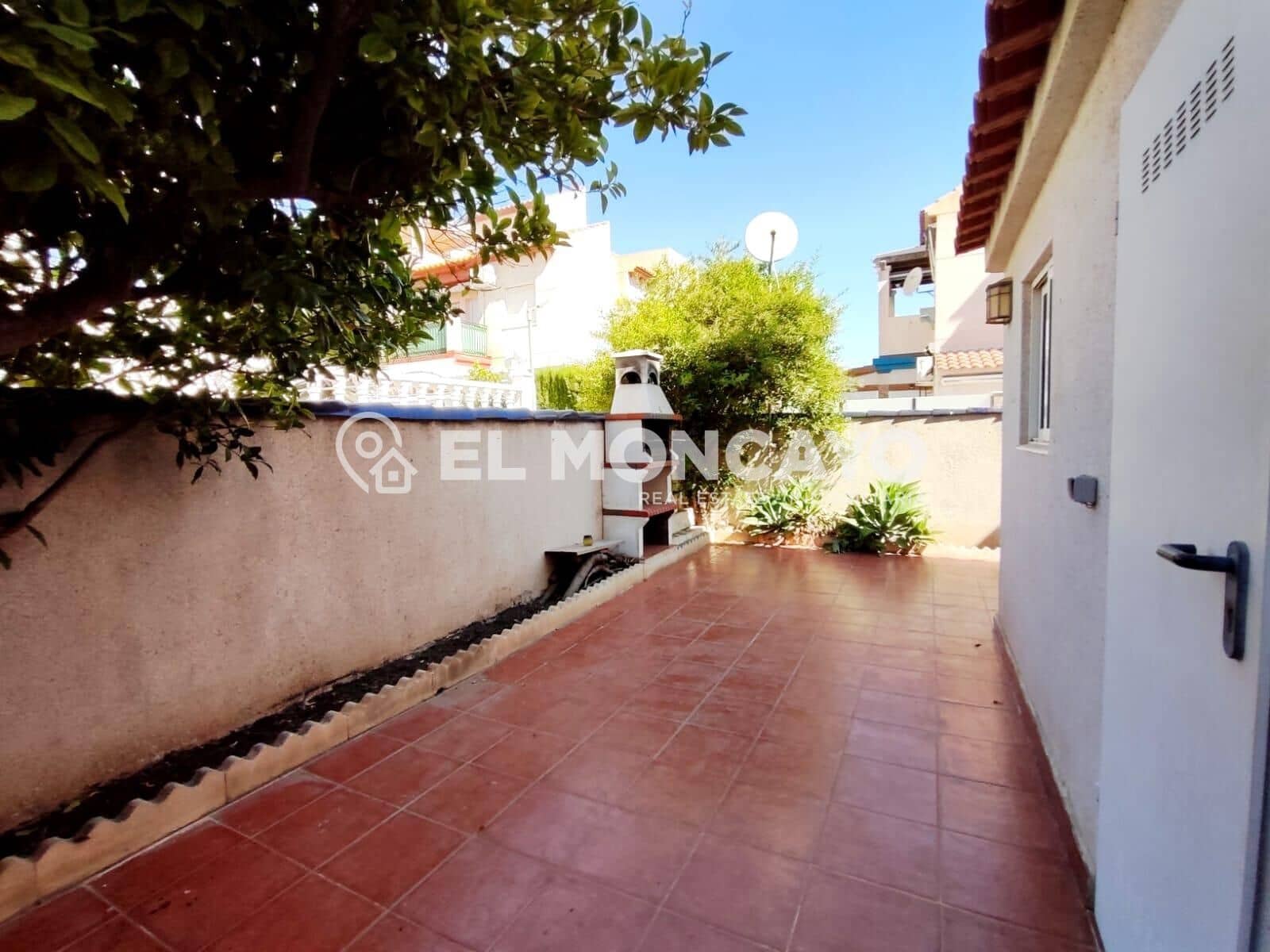 2 makuuhuone Bungalow myytävänä paikassa Playa Flamenca mukana uima-altaan 
autotalli - 161 000 € (Ref: 9945648)