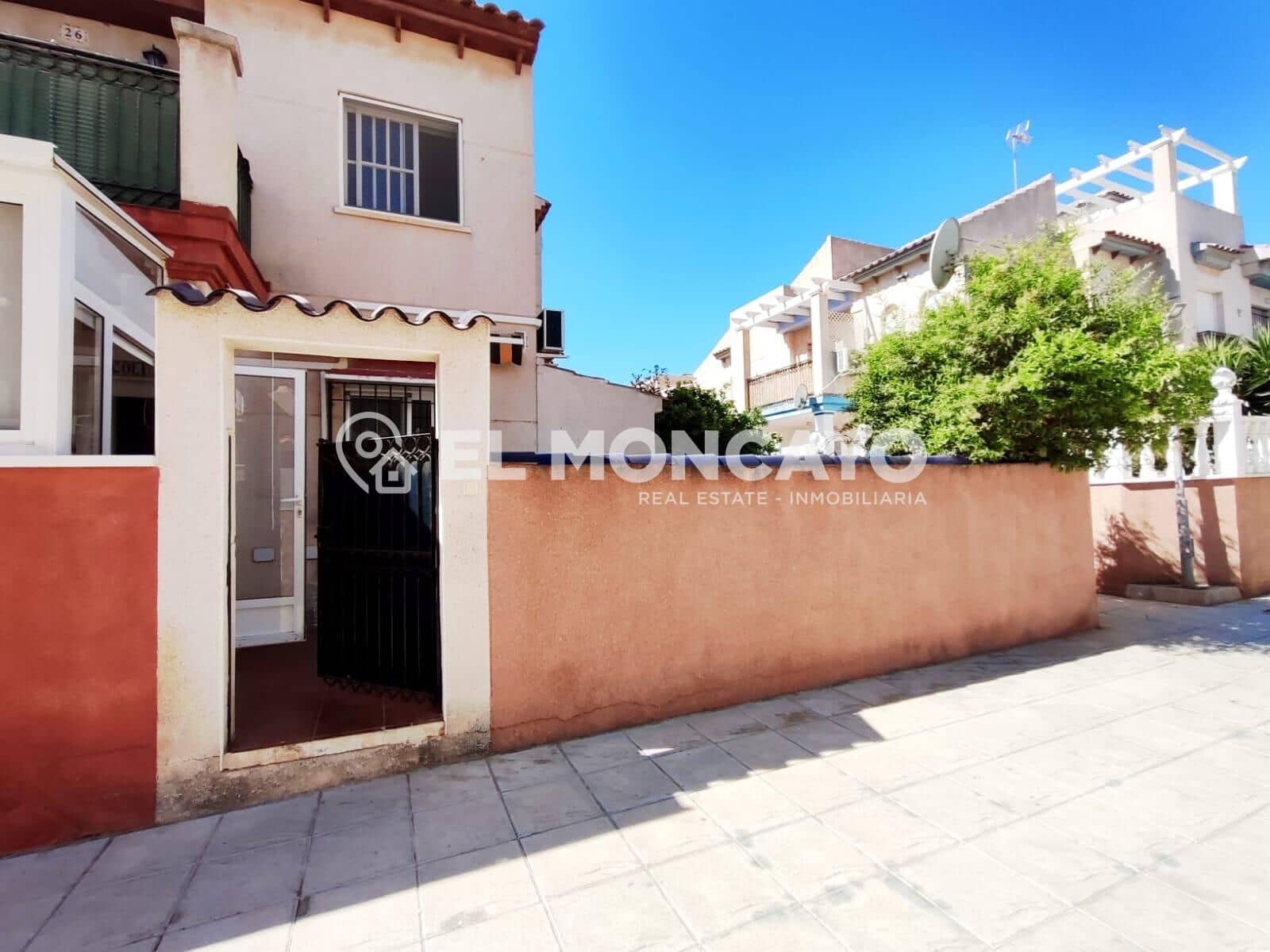 2 makuuhuone Bungalow myytävänä paikassa Playa Flamenca mukana uima-altaan 
autotalli - 161 000 € (Ref: 9945648)