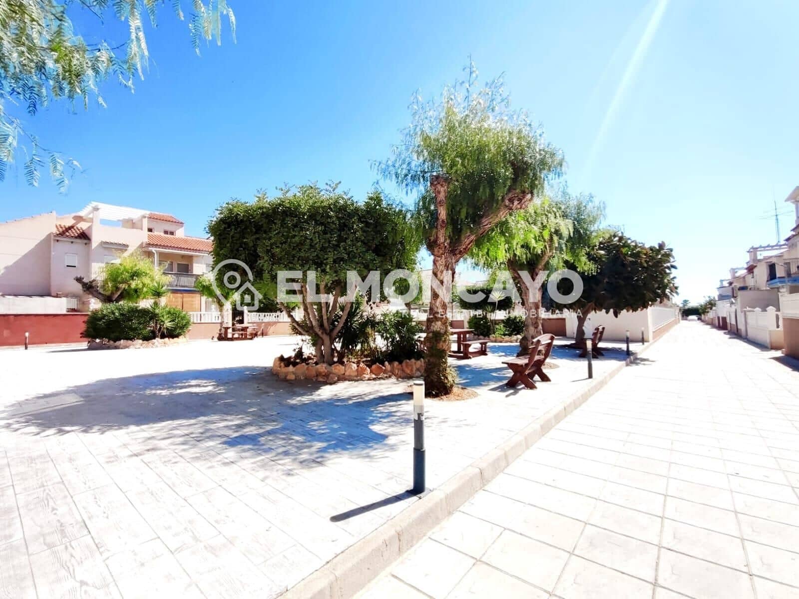 2 makuuhuone Bungalow myytävänä paikassa Playa Flamenca mukana uima-altaan 
autotalli - 161 000 € (Ref: 9945648)